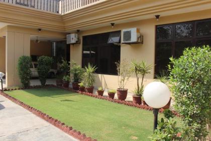 Step Inn Guest House Lahore - image 3