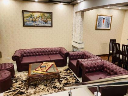 Royal Three Bed Room Full House Dha Phase 6 Lahore - image 19