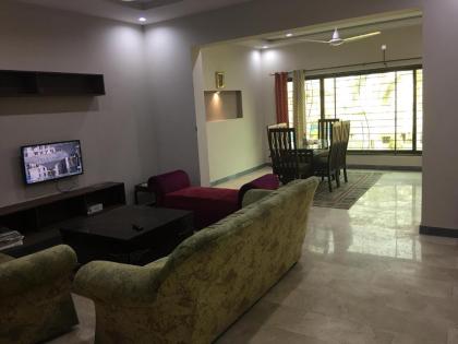 Spacious Apartment in Johar Town - image 1