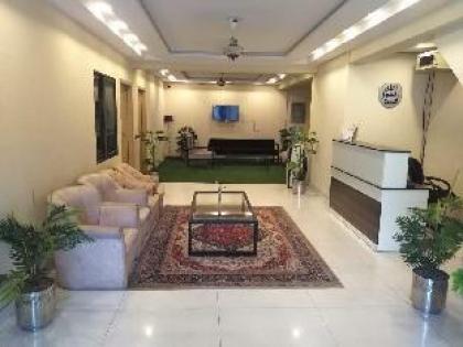 Seven Eleven Hotel Lahore - image 2