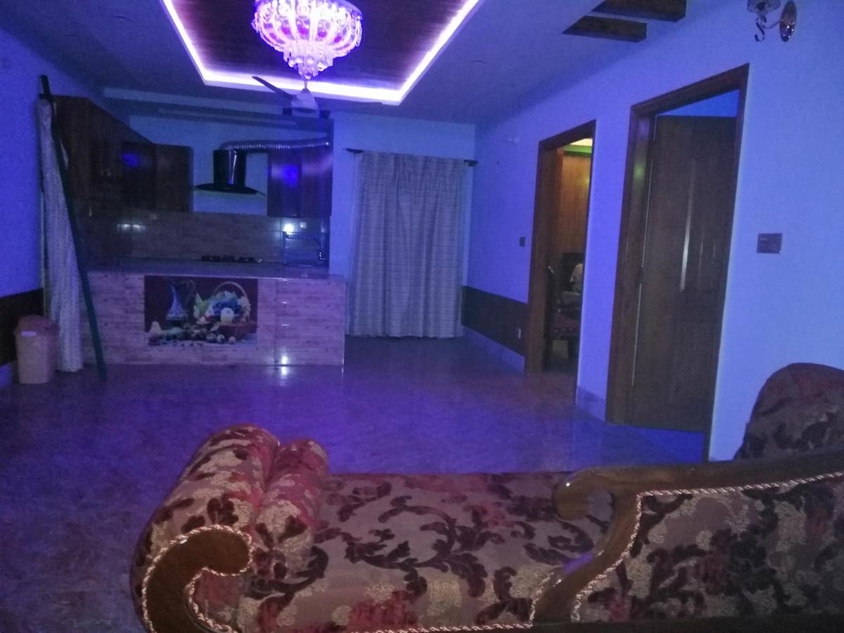 Full Private House Floor with Lounge & Balcony - Townhouse - Homestay - image 2