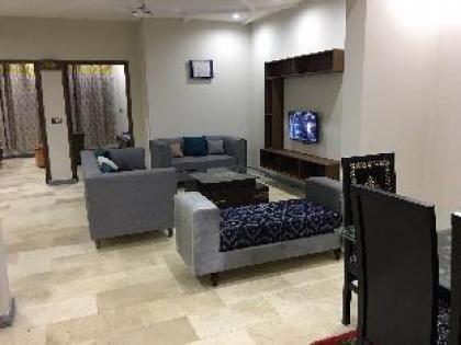 Brand New 2 Bed Apartment near Shaukat Khanum 