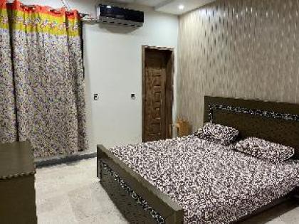 Brand New 2 Bed Apartment near Shaukat Khanum - image 17