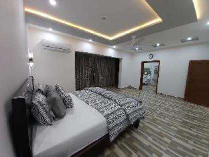 Razi Lounge: 3br Upper portion 1000sqyWAPDA Town - image 9