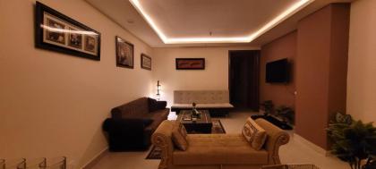 Goldcrest Luxury Apartments - image 10