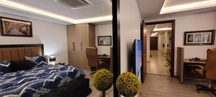 Goldcrest Luxury Apartments - image 17