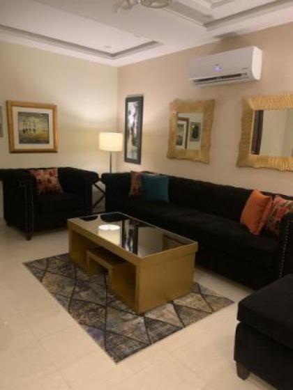 One Bedroom Apartment Luxury Furnished - image 2