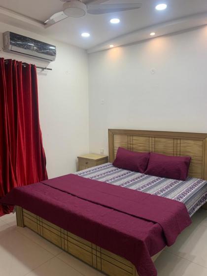 Independent Villa in DHA Phase 6 Lahore Three 3 Bedroom Full House - image 17