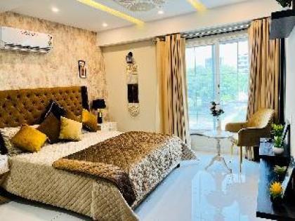 Luxury Furnished One Bedroom Appartment - image 5