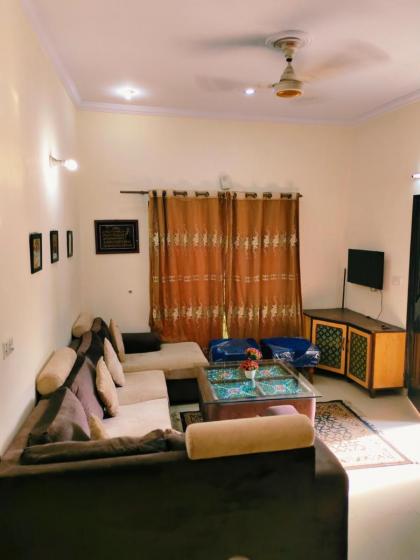 Valencia town 2 Bedrooms house lahore - image 4