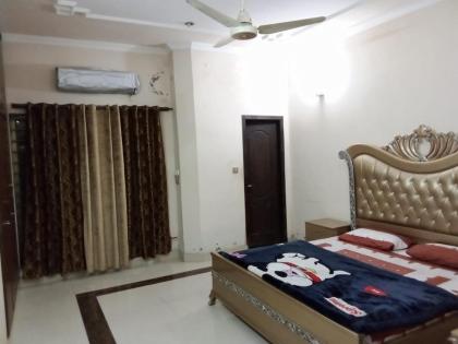 Bahria Town - 10 Marla 2 Bed rooms Portion for families only - image 14