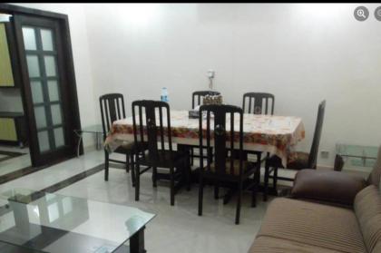 Bahria Town - 10 Marla 2 Bed rooms Portion for families only - image 4