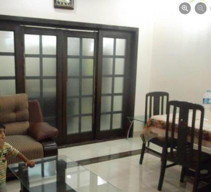 Bahria Town - 10 Marla 2 Bed rooms Portion for families only - image 5