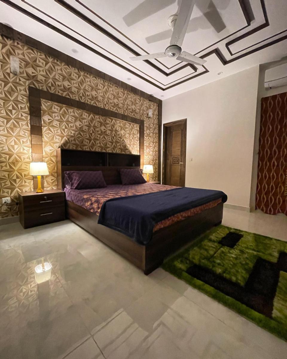 Luxury Rooms at Bahria Lux Guesthouse - image 5