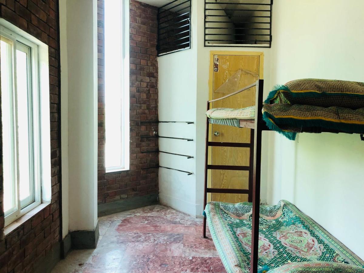 Hosteller - Hostel & Hotel Johar Town Lahore - image 3