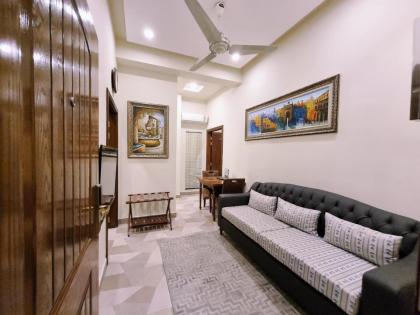 Hayyat Luxury Suites - image 10