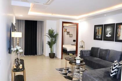 Gold Crest Luxurious Apartment in Lahore - image 3