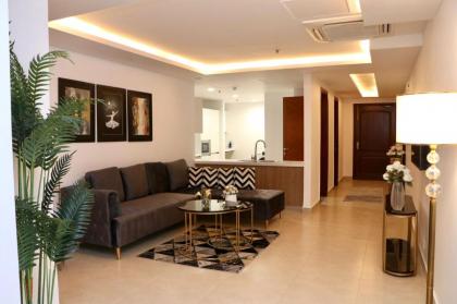 Gold Crest Luxurious Apartment in Lahore - image 4