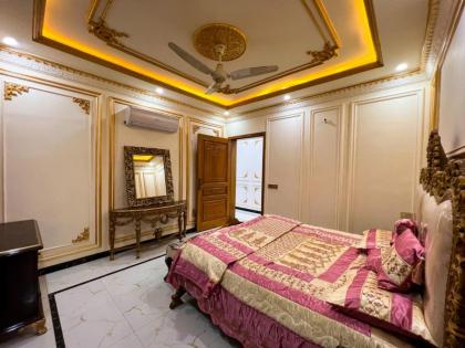 Luxury Apartment Lahore - image 12