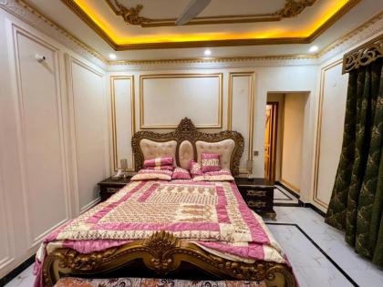 Luxury Apartment Lahore - image 15