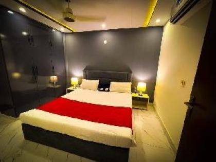 One Bed Luxury Furnished Apartment Available  - image 3