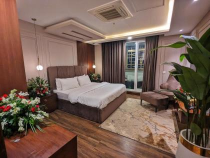 Elegant Single-Bed Suite - image 4