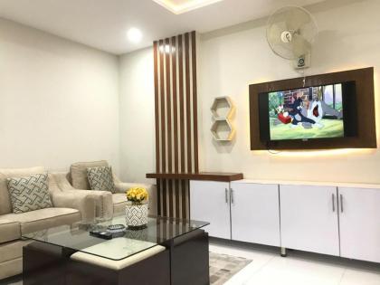 Luxury Serviced Apartment in Bahria Town Lahore - image 13