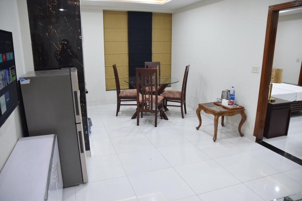 Luxury Serviced Apartment in Bahria Town Lahore - image 5