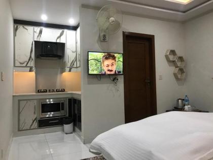 Cozy Studio Apartment in Bahria Lahore - image 18