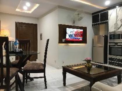 Spacious Furnished Apartment in Bahria Town Lahore - image 10