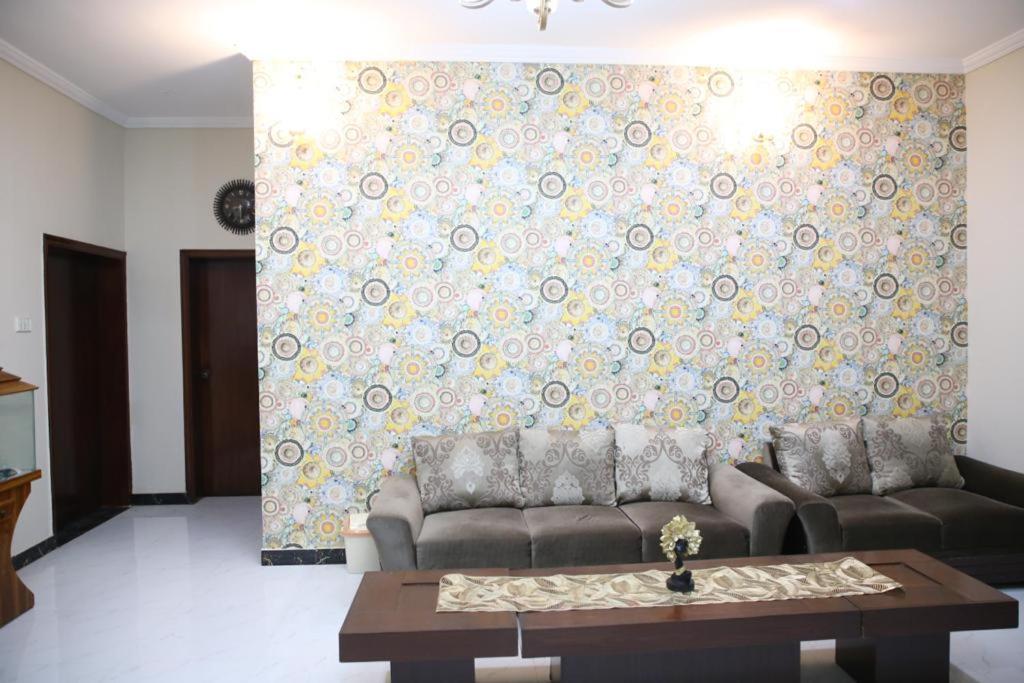 6Bedroom Villa DHA Lahore - image 4