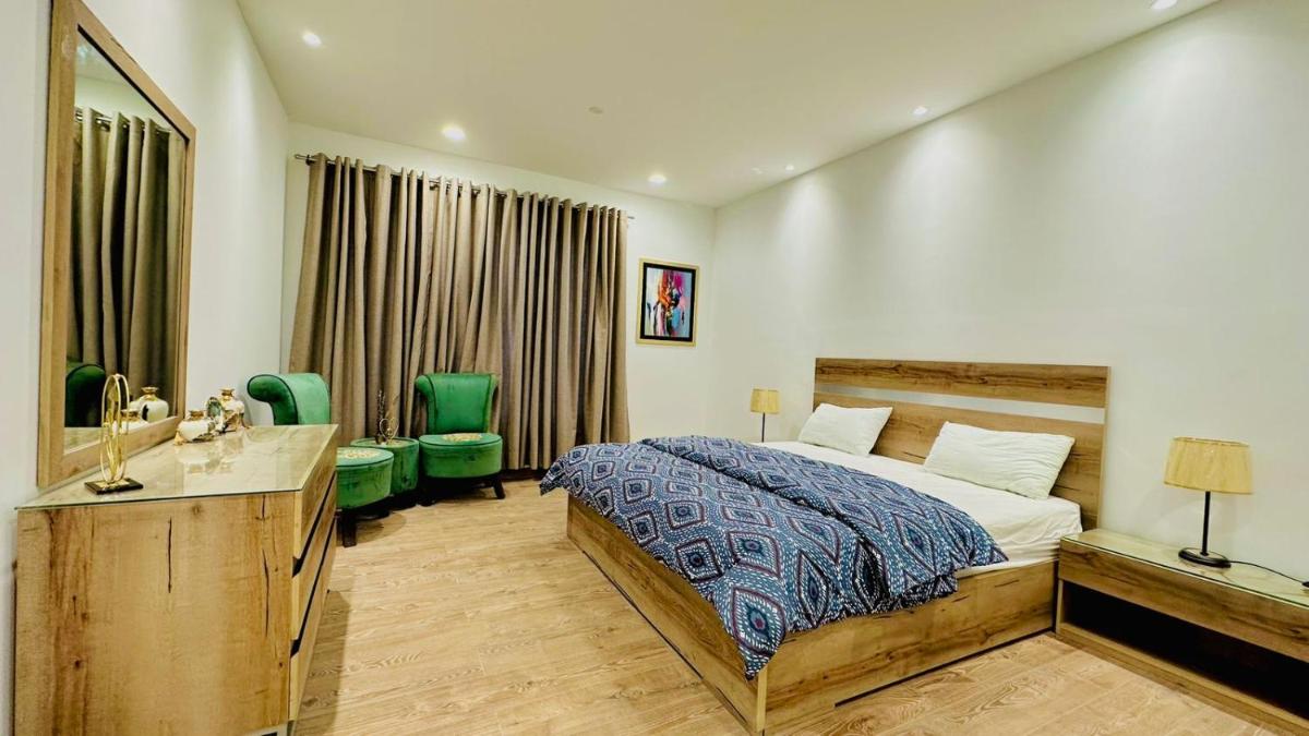 Luxurious One Bed DHA Phase 5 - image 3