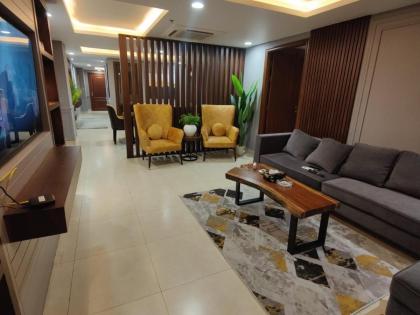 Goldcrest Mall Luxury Two-bed Apartment - image 11