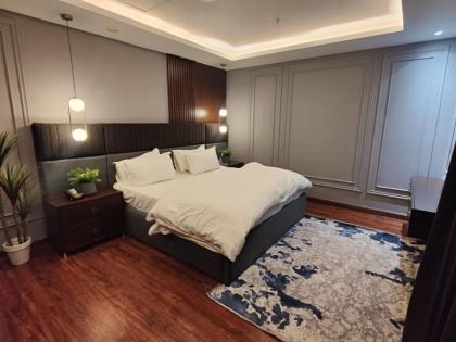 Goldcrest Mall Luxury Two-bed Apartment - image 8