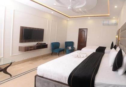 Hotel Five Season Lahore - image 19