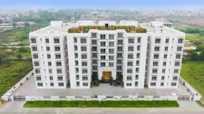 1 -BHK at Zameen Opal with Cinema Pool  Gym and Rooftop Garden - image 3