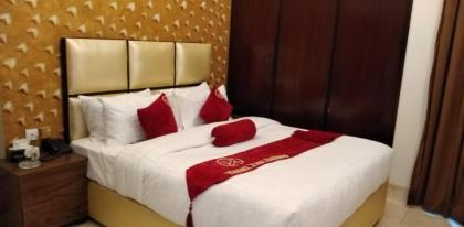 Hotel The Holiday - image 27