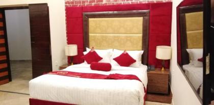 Hotel The Holiday - image 29