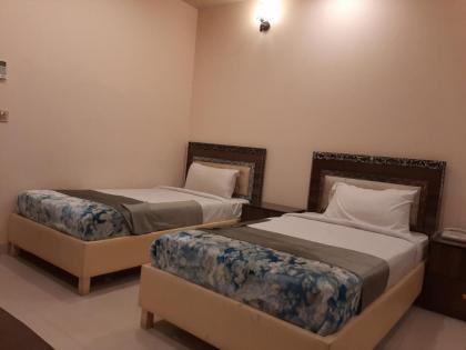 Hotel Day In Lahore - image 23