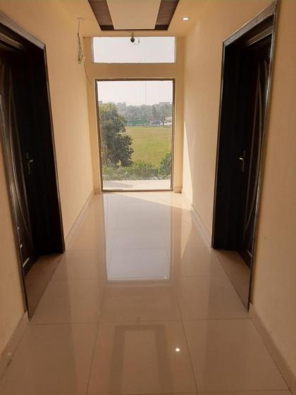 Hotel Day In Lahore - image 25