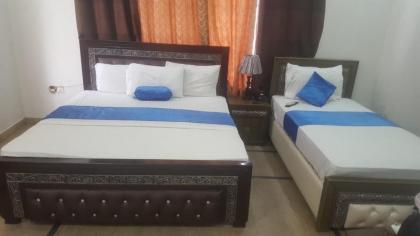 Hotel Day In Lahore - image 28