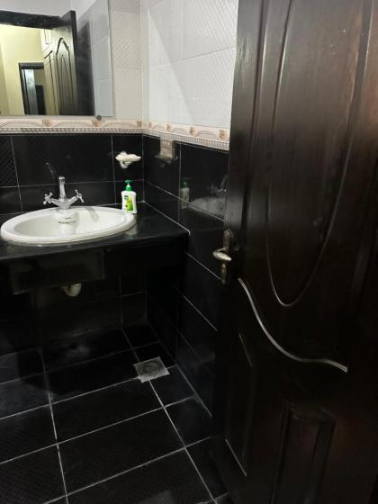 Bahria Town - 10 Marla Two Bed rooms portion for families - image 22