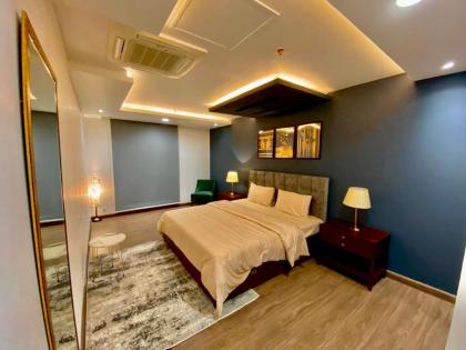 Sky Vista Apartments in Gold Crest Mall DHA - Skyline Views - image 24