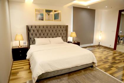 Sky Vista Apartments in Gold Crest Mall DHA - Skyline Views - image 25