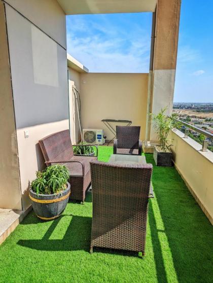 Sunset View Executive One-bed Apartment - image 30