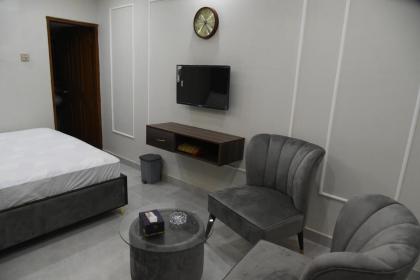 Hotel white season Gulberg - image 22