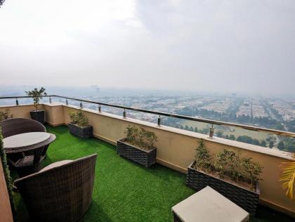 Goldcrest Mall One-bed Penthouse - image 21