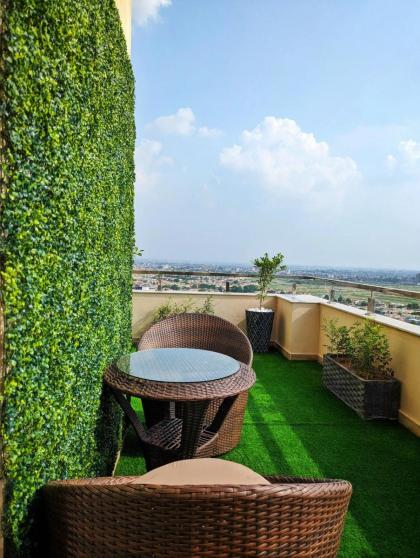 Goldcrest Mall One-bed Penthouse - image 22