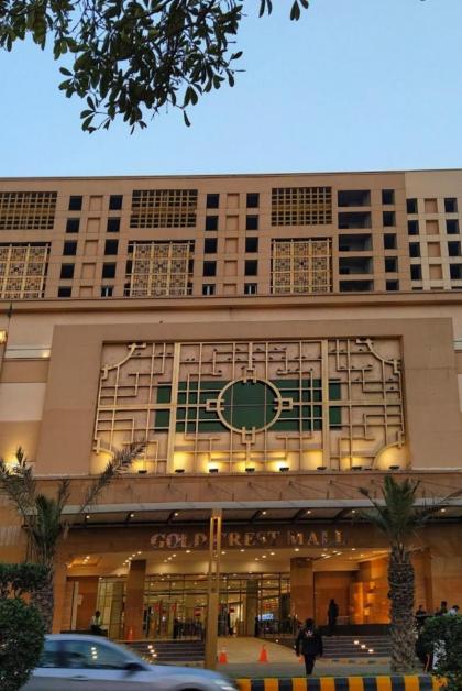 Goldcrest Mall One-bed Penthouse - image 27