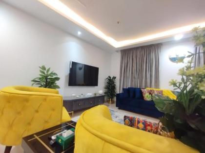 Luxurious Appartment in GOLDCREST DHA Lahore - image 27